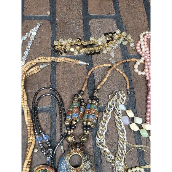 Vintage Ladies Necklace Lot - Picture 7 of 7